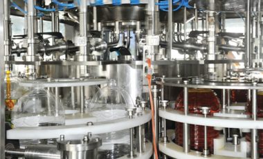 非飲料吹灌旋一體機(jī)